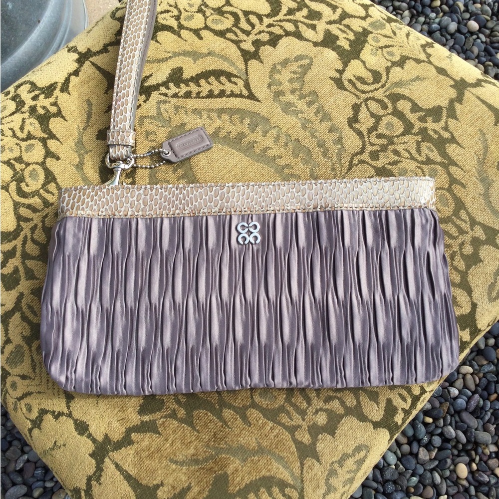 Coach NWOT Clutch Purse